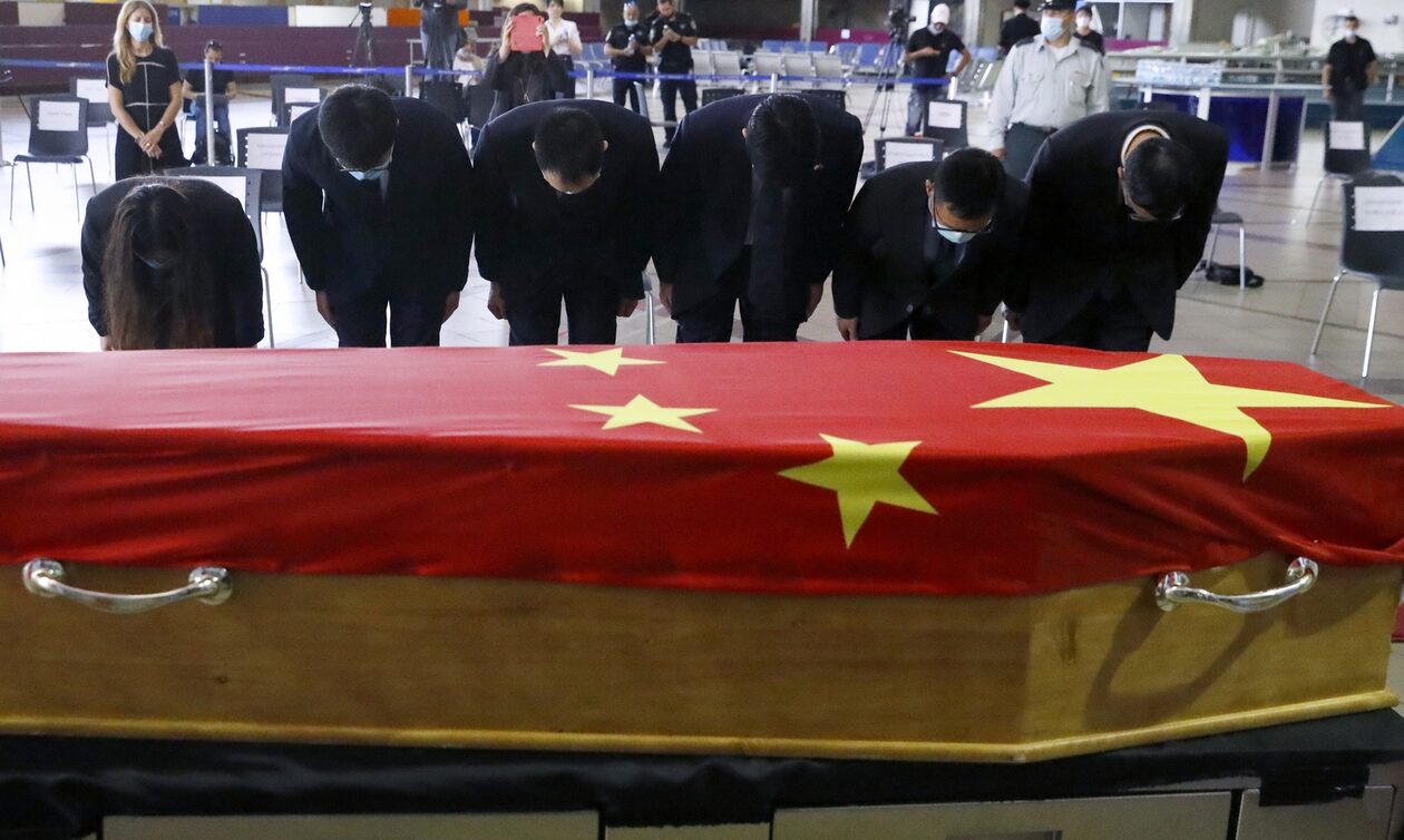 Τρέχουν και δεν προλαβαίνουν τα γραφεία κηδειών στην Κίνα