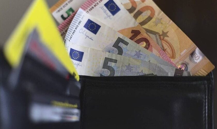 Φορολοταρία Χριστουγέννων: Πώς θα κερδίσετε τις 100.000 ευρώ