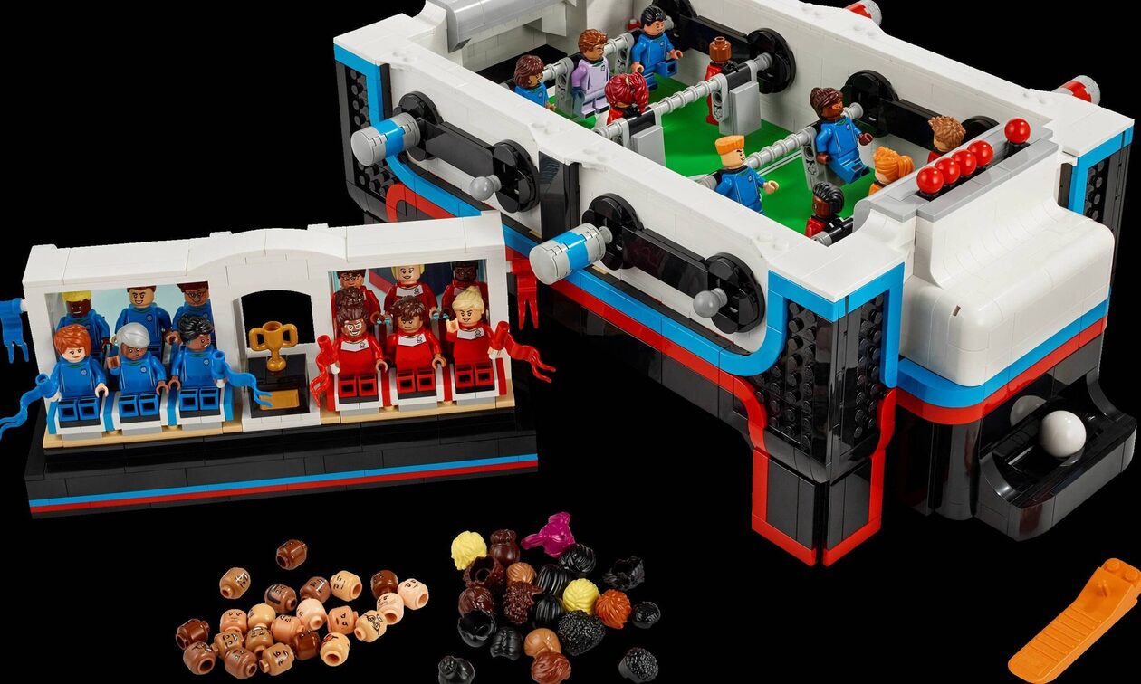 LEGO: Γήπεδο ποδοσφαίρου και 44 ξεχωριστές φιγούρες