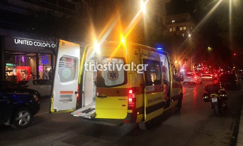 Θεσσαλονίκη: Μοτοσικλέτα παρέσυρε πεζό – Δύο άτομα στο νοσοκομείο