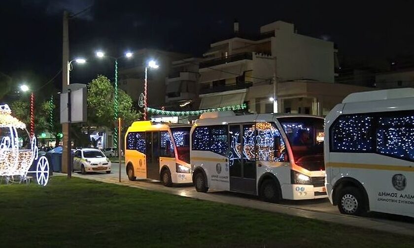 Τα δημοτικά λεωφορεία του Δήμου Αλίμου στολίστηκαν για τις γιορτές
