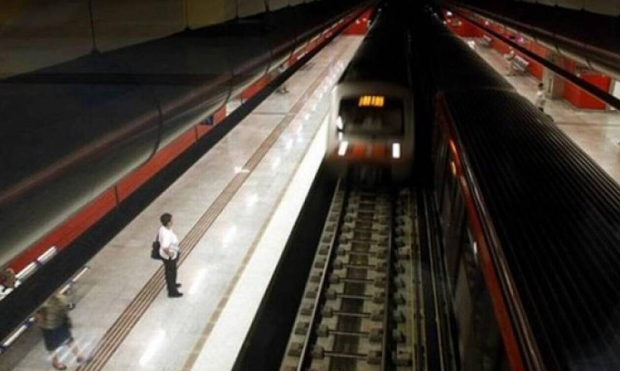 Πευκάκια: Νεκρή η γυναίκα που έπεσε στις γραμμές του τρένου