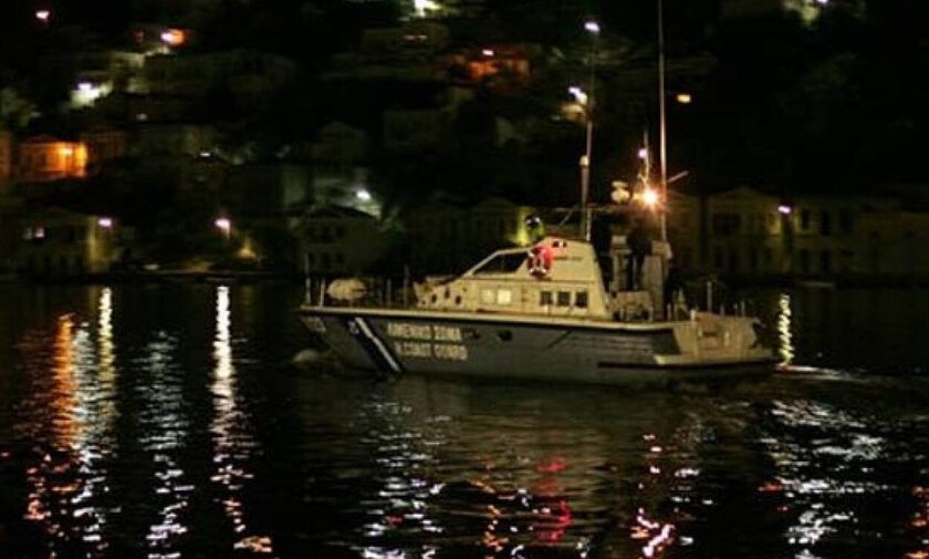 Επιχείρηση διάσωσης στα Ψαρά: Κρατούμενος έπεσε στη θάλασσα