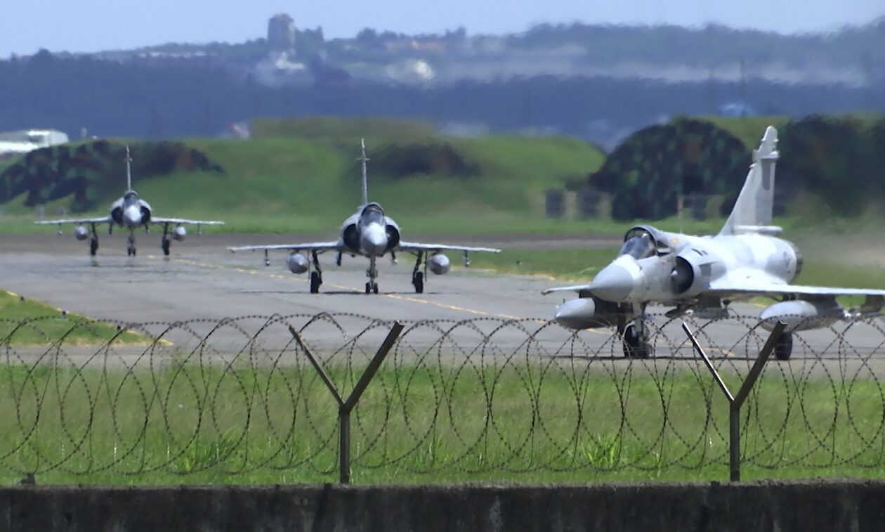 Πολεμικές ιαχές στην Ταϊβάν - «Κινεζική εισβολή από αεροσκάφη»