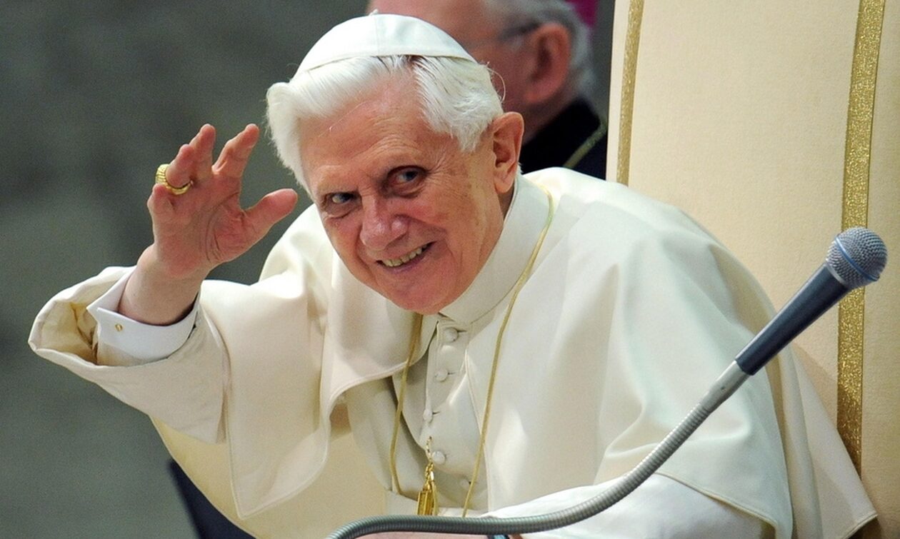 «Πολύ άρρωστος» ο πρώην πάπας Βενέδικτος