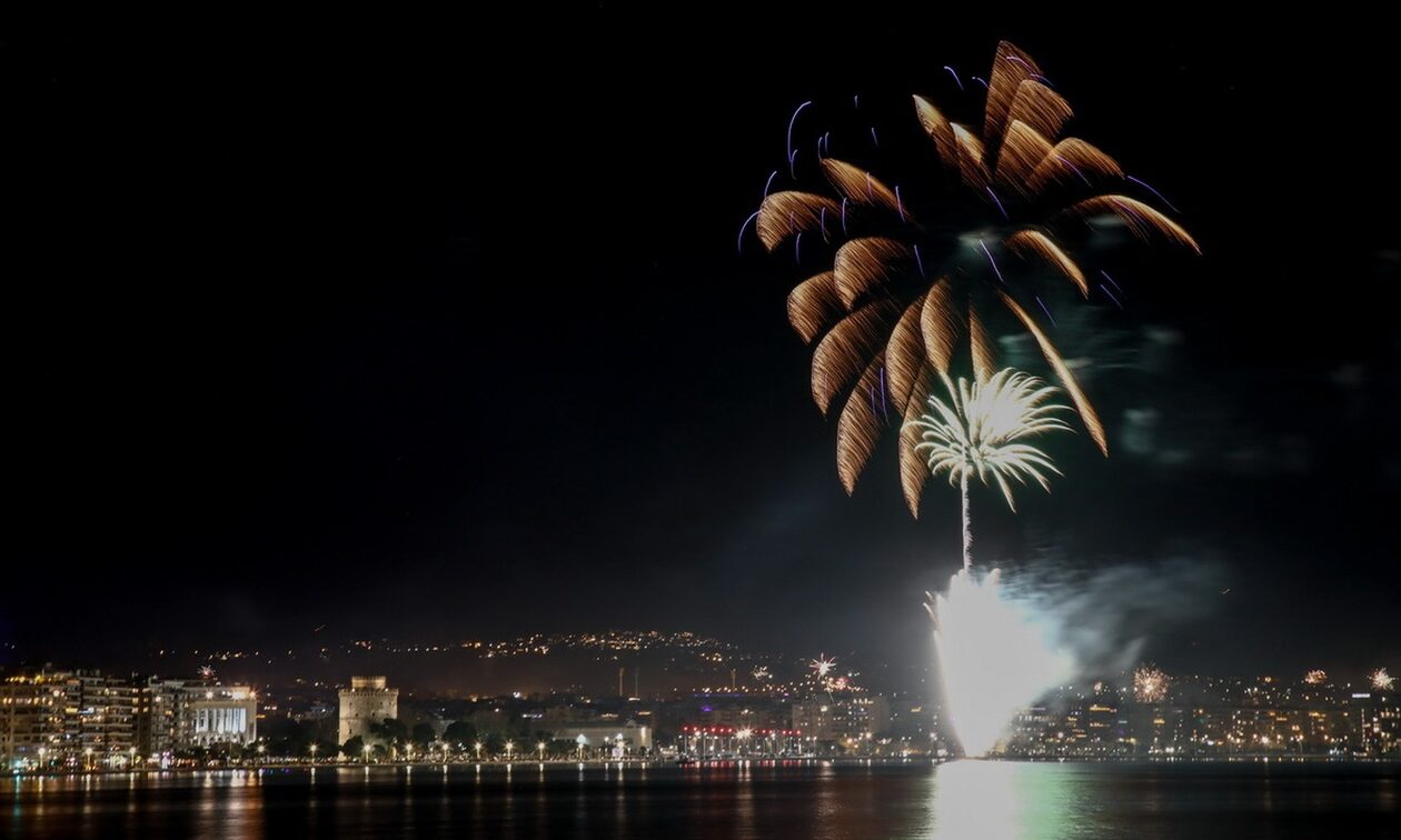 Θεσσαλονίκη: Με μουσικές και πυροτεχνήματα η αλλαγή του χρόνου