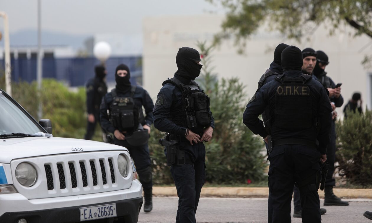 Ηράκλειο: Μεγάλη αστυνομική επιχείρηση για χασισοφυτείες – 5 συλλήψεις