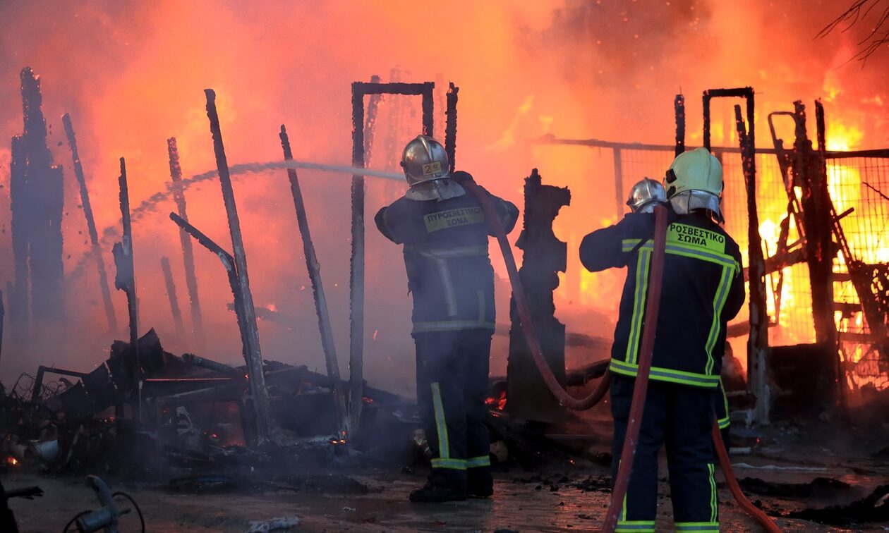 Θεσσαλονίκη: Δύο πυρκαγιές σε οικισμούς Ρομά