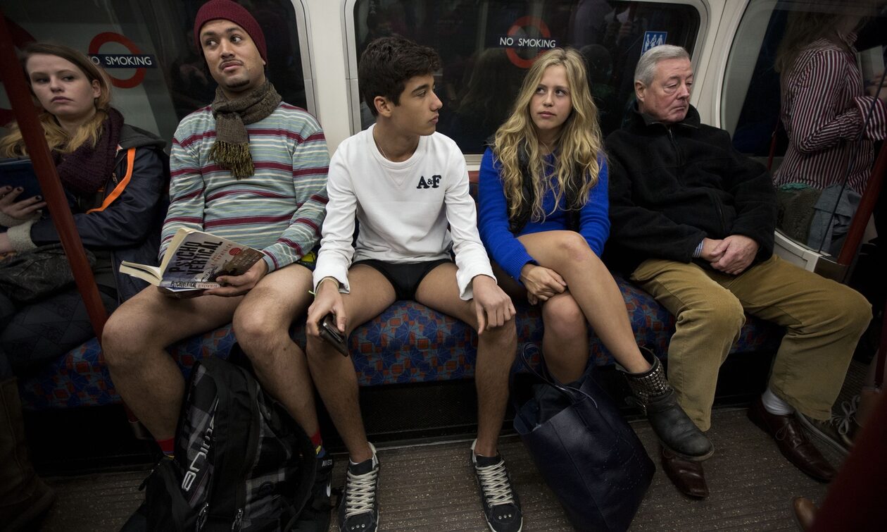 Λονδίνο: Με τα εσώρουχα στο μετρό για το «No Trousers Day»