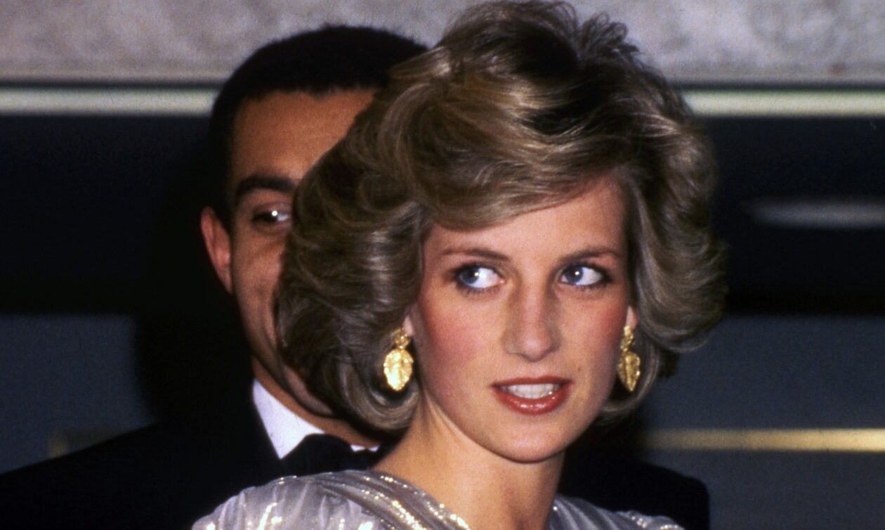 Πριγκίπισσα Νταϊάνα: Σε δημοπρασία το βελούδινο φόρεμα της από το 1991