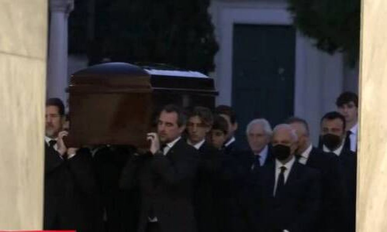 Κηδεία τέως βασιλιά Κωνσταντίνου: Η τελική πρόβα στο Α΄ Νεκροταφείο – Ποιοι θα σηκώσουν το φέρετρο