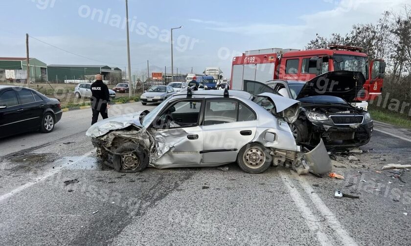 Λάρισα: Τροχαίο με τρια αυτοκίνητα στο Κουλούρι –  Στο νοσοκομείο τρία άτομα 