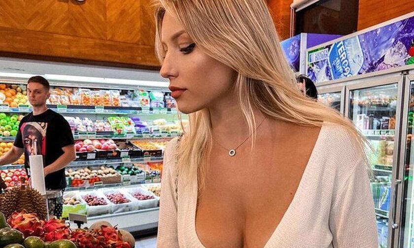 Ekaterina Novikova: Βγήκε για ψώνια στο supermarket με το πιο προκλητικό ντύσιμο