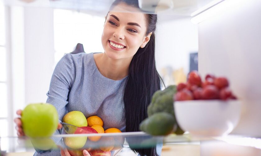 Πέντε τροφές που πρέπει να υπάρχουν πάντα στο ψυγείο σας