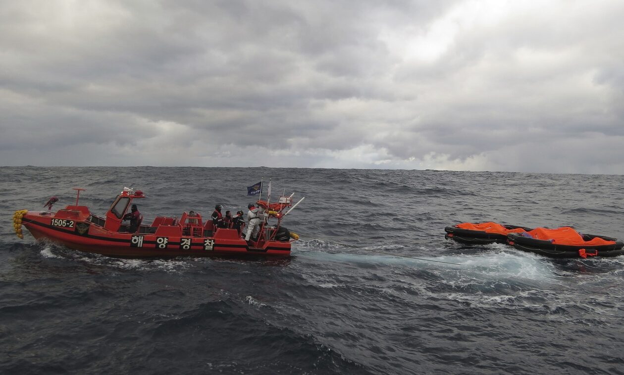 Ναυάγιο φορτηγού πλοίου στην Ιαπωνία: 18 ναυτικοί αγνοούνται - Τέσσερις διασώθηκαν