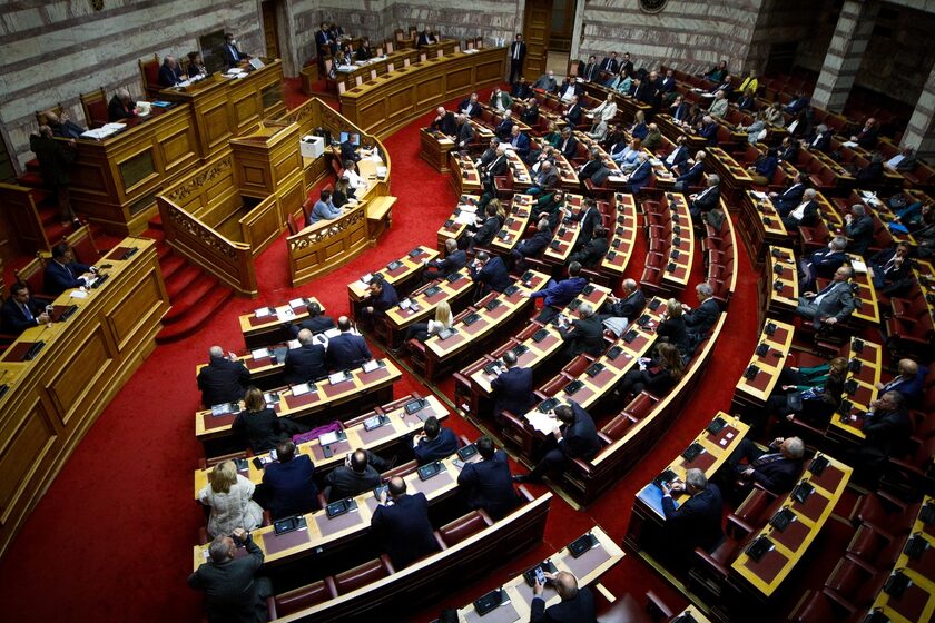 Βουλή: Συνεχίζονται οι ομιλίες για την πρόταση δυσπιστίας