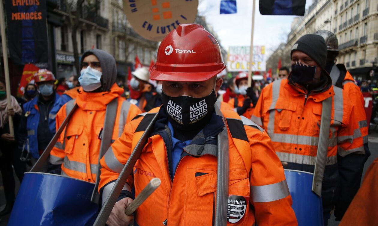 Γαλλία: Απεργούν οι εργαζόμενοι στα λιμάνια, τα διυλιστήρια και τον ενεργειακό τομέα