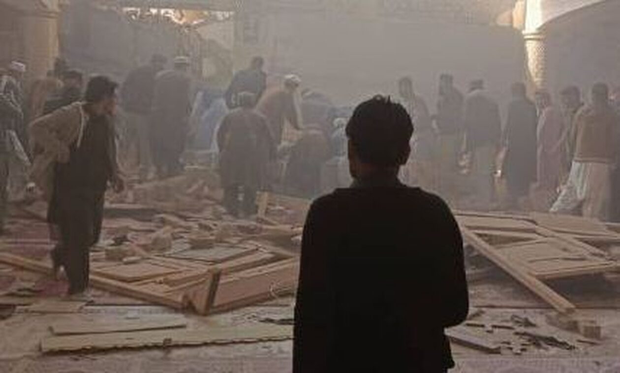 Συναγερμός στο Πακιστάν: Έκρηξη σε τζαμί στην Πεσαβάρ - Φόβοι για πολλούς νεκρούς