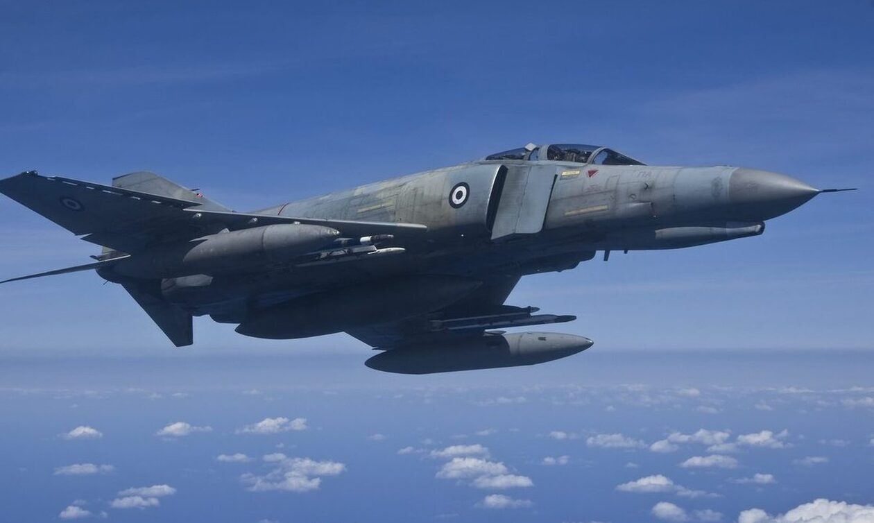 Πτώση F-4 Phantom: «Πάντα υπάρχει το ενδεχόμενο ατυχήματος», εξηγεί πτέραρχος ε.α στο Newsbomb.gr