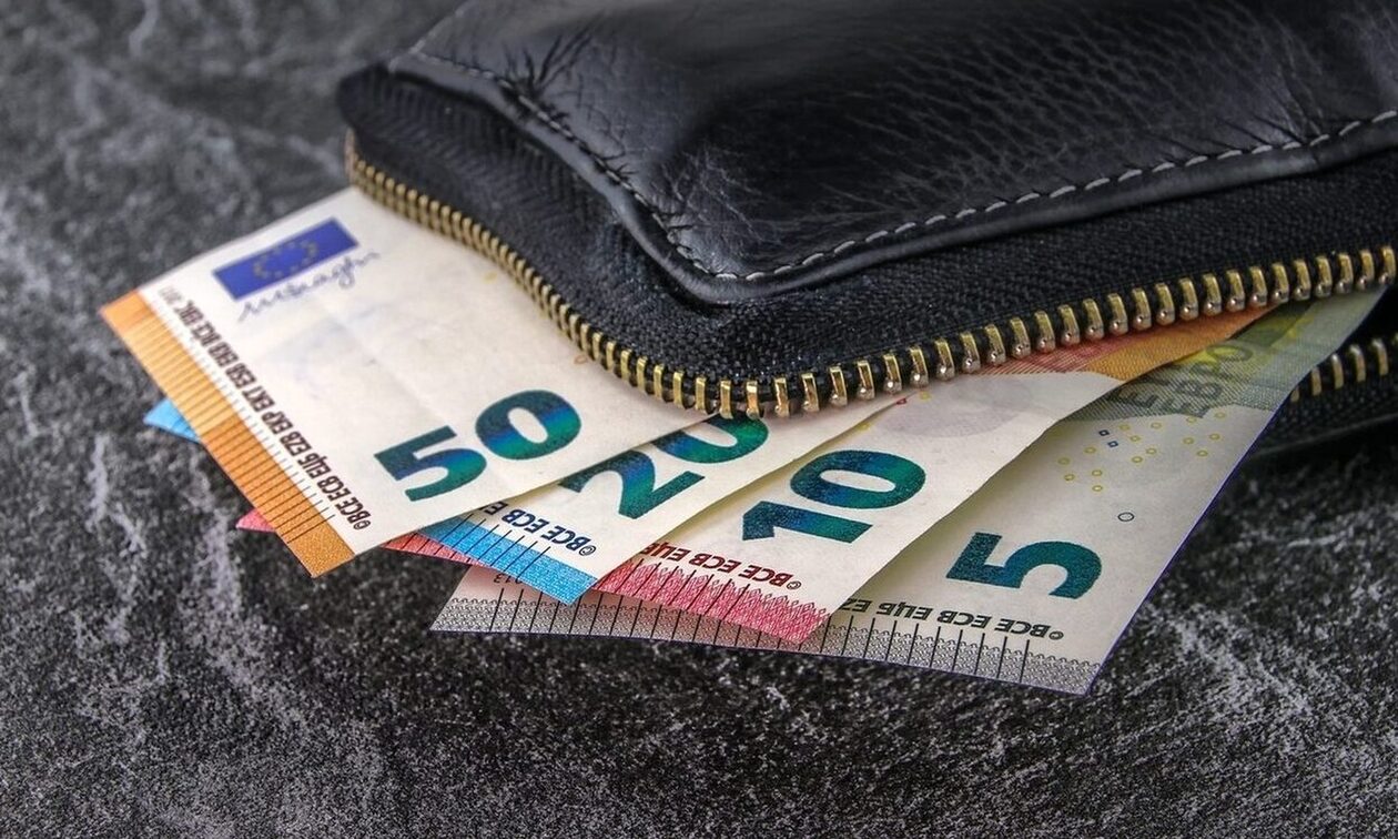 Επικουρικές συντάξεις: Πώς θα παίρνουν 100 ευρώ ανά μήνα οι δικαιούχοι