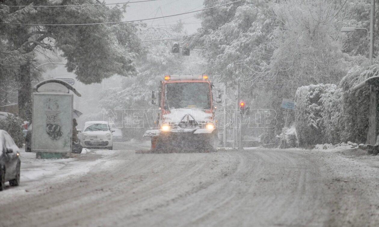 Κακοκαιρία Μπάρμπαρα: Προειδοποιεί για χιόνια η ΕΜΥ - Εισήγηση για αργία ή τηλεργασία τη Δευτέρα