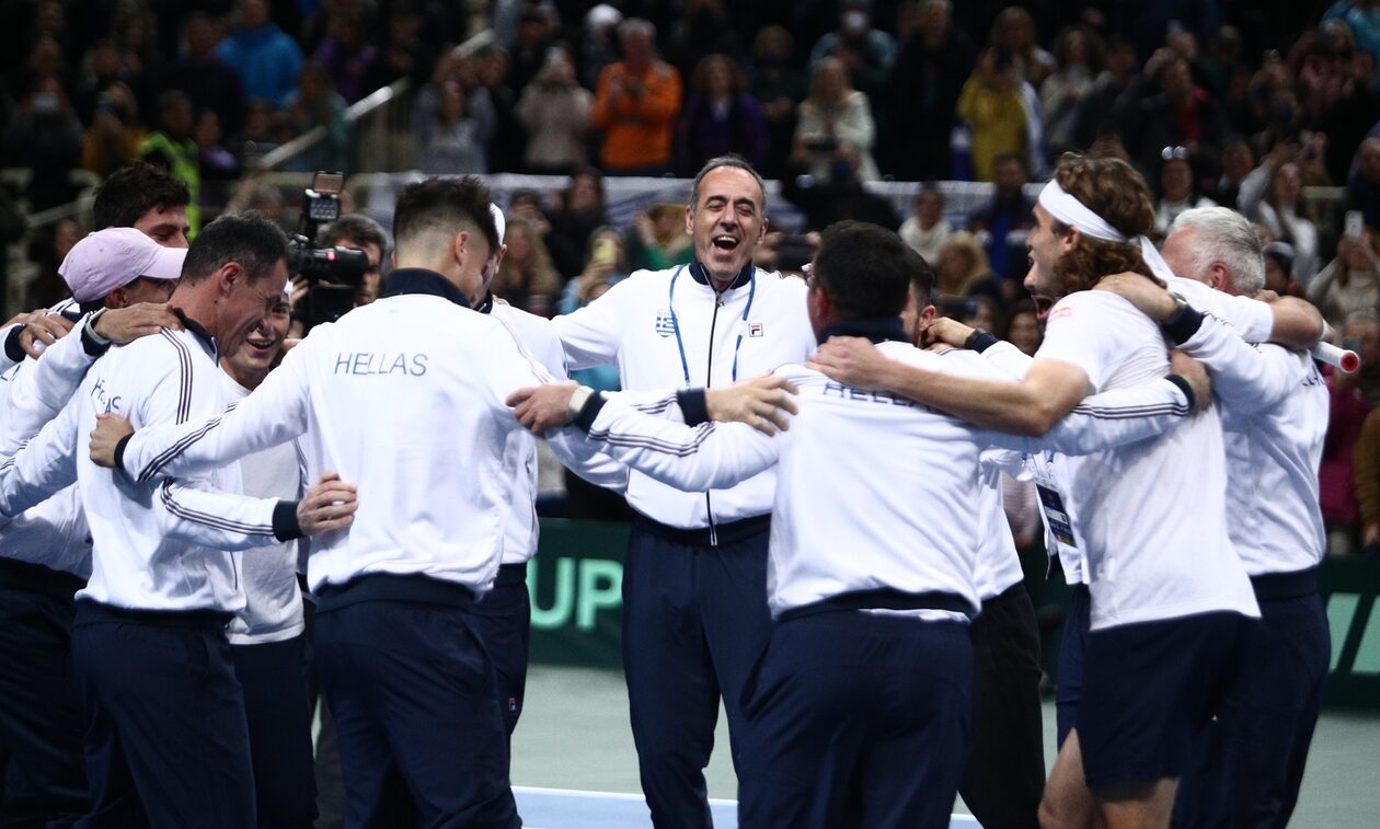 Στέφανος Τσιτσιπάς: Το «Ελλάς ολέ, ολέ», μετά την άνοδο στο Davis Cup