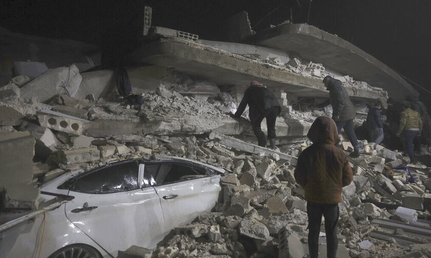 Σεισμός στην Τουρκία: Εκατοντάδες νεκροί, κατάσταση έκτακτης ανάγκης - Aπεγκλωβίζουν παιδιά