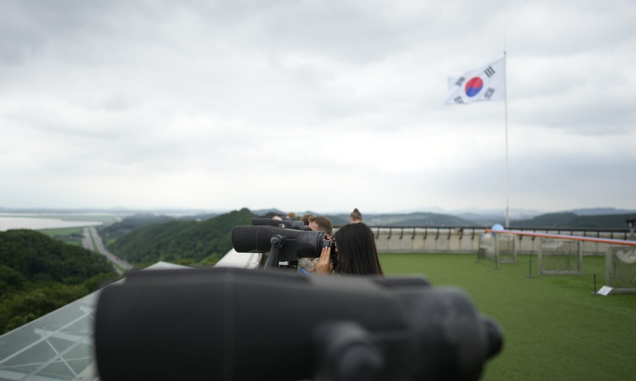 Κατασκοπευτικά «κόλπα» και από τη Βόρεια Κορέα: Έστειλε μπαλόνι στον εναέριο χώρο της Νότιας Κορέας