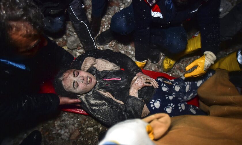 Σεισμός στην Τουρκία: Η φρίκη και η ελπίδα μέσα από 7 φωτογραφίες
