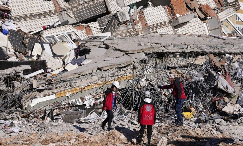 Σεισμός στην Τουρκία: Επίλεκτοι Έλληνες διασώστες μεταβαίνουν στις ισοπεδωμένες πόλεις