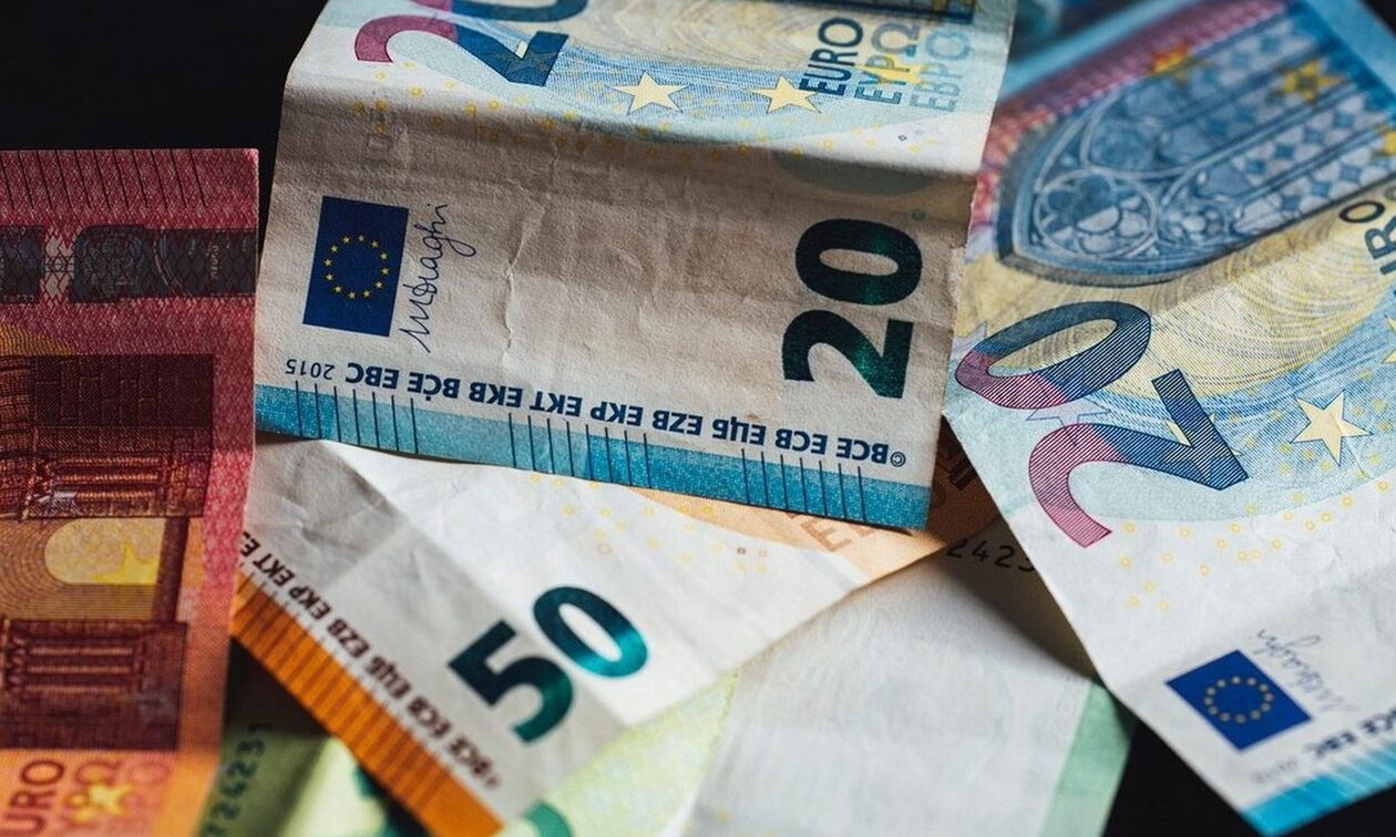 ΔΥΠΑ: Eφάπαξ επίδομα 300 ευρώ σε μακροχρόνια ανέργους ΟΑΕΔ - Πότε θα γίνουν οι πληρωμές