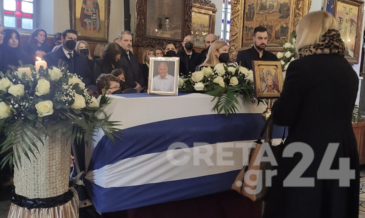 Μανούσος Βολουδάκης: Αυτή την ώρα η κηδεία του στην Κρήτη