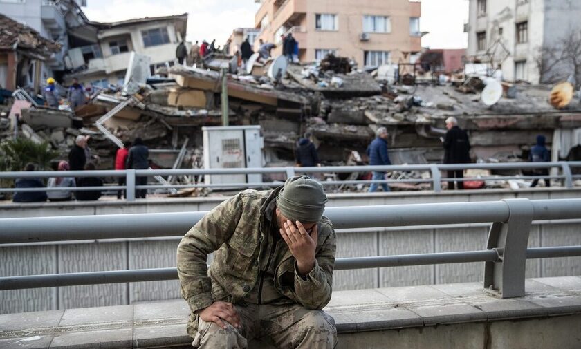 Σεισμός Τουρκία: Ξεχειλίζει η οργή - Γιουχάρουν υπουργούς και βουλευτές του Ερντογάν