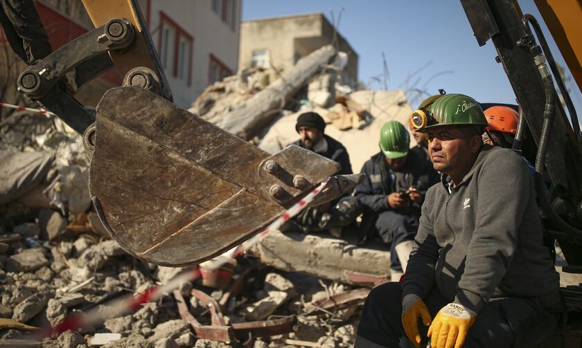 Σεισμός Τουρκία - Συγκίνηση στα χαλάσματα με διασώσεις: «Είναι σαν να μου χάρισες όλο τον κόσμο»
