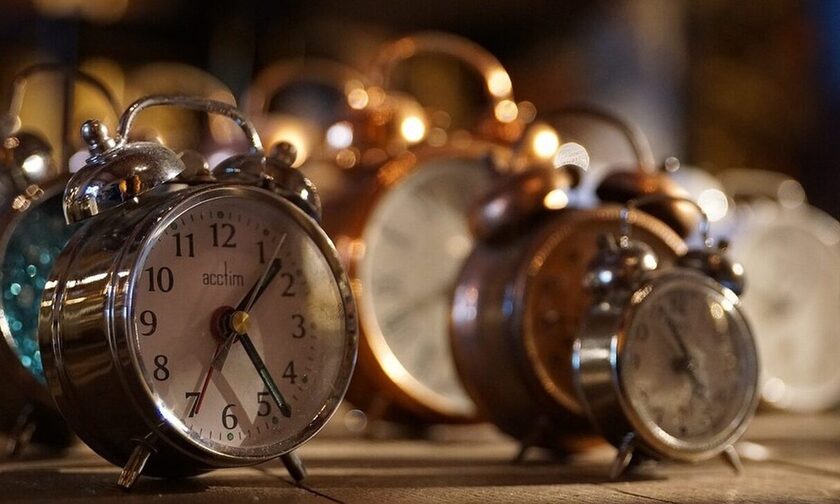 Αλλαγή ώρας 2023: Πότε θα γυρίσουμε τους δείκτες του ρολογιού μία ώρα μπροστά