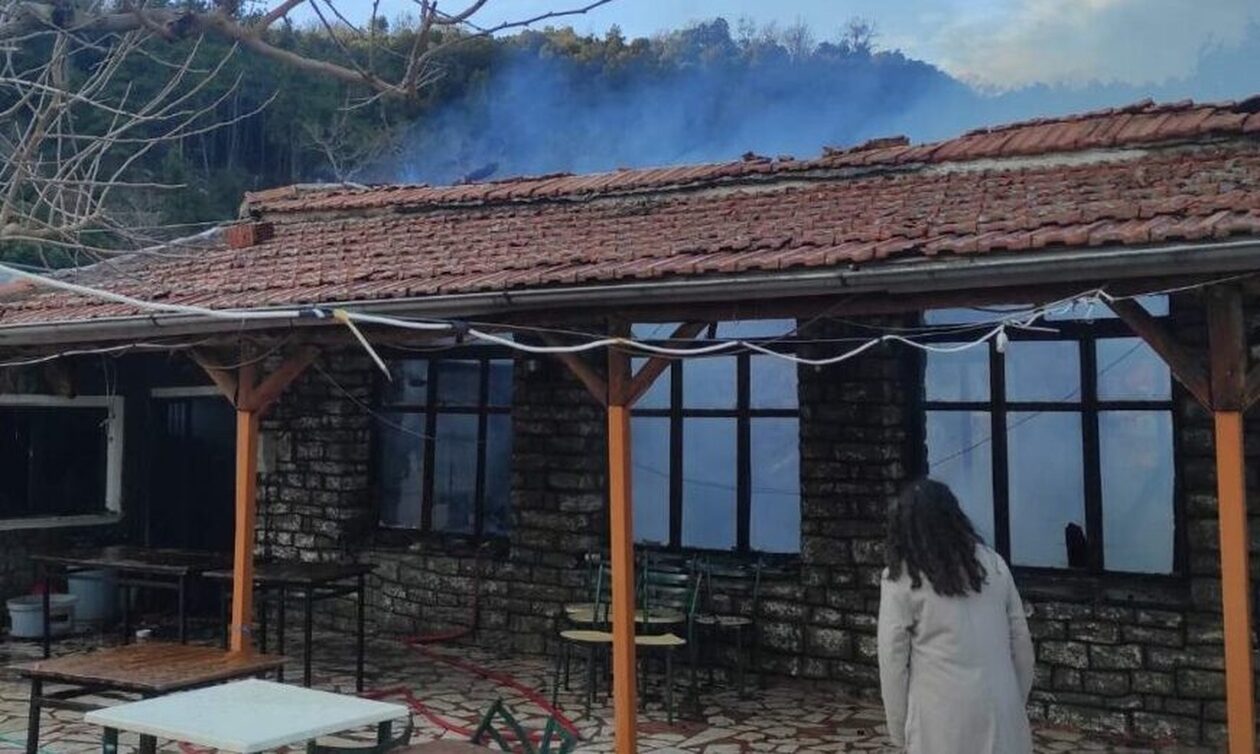 Αιτωλοακαρνανία: Μεγάλη φωτιά έκαψε ολοσχερώς καφενείο στον Σταθά Βάλτου