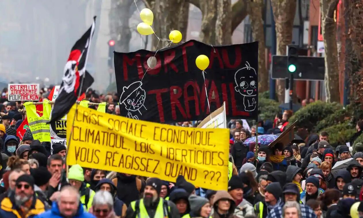 Γαλλία: Εκρηκτικό το κλίμα στη χώρα - Νέες απεργίες από τα συνδικάτα