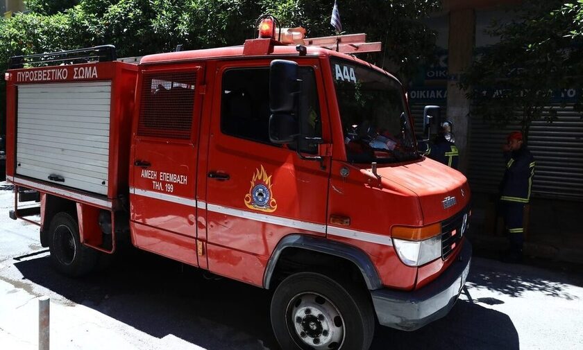 Πιερία: Συναγερμός στην Πυροσβεστική– Καίγονται σπίτια και καταστήματα στον Παλαιό Άγιο Παντελεήμονα