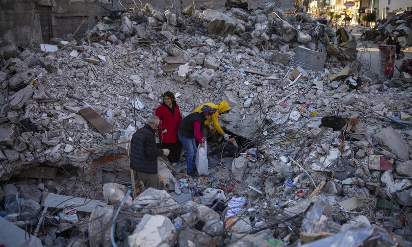 Σεισμός Τουρκία: Απεγκλωβίστηκαν τρεις άνθρωποι μετά από 296 ώρες