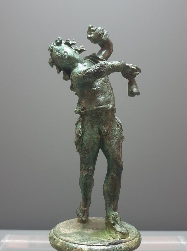 Χάλκινο αγαλματίδιο Σατύρου σε χορευτική κίνηση
