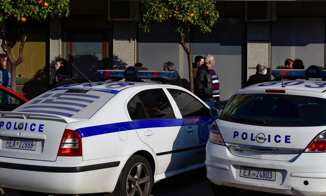 Αθήνα: Αστυνομική επιχείρηση σε οίκους ανοχής - Χειροπέδες σε δώδεκα άτομα
