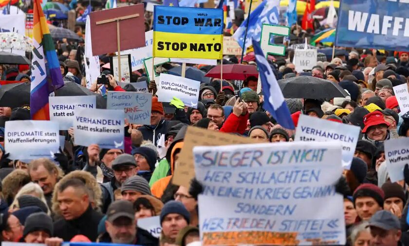 Γερμανία: Διαδήλωση στο Βερολίνο κατά της παράδοσης όπλων στην Ουκρανία