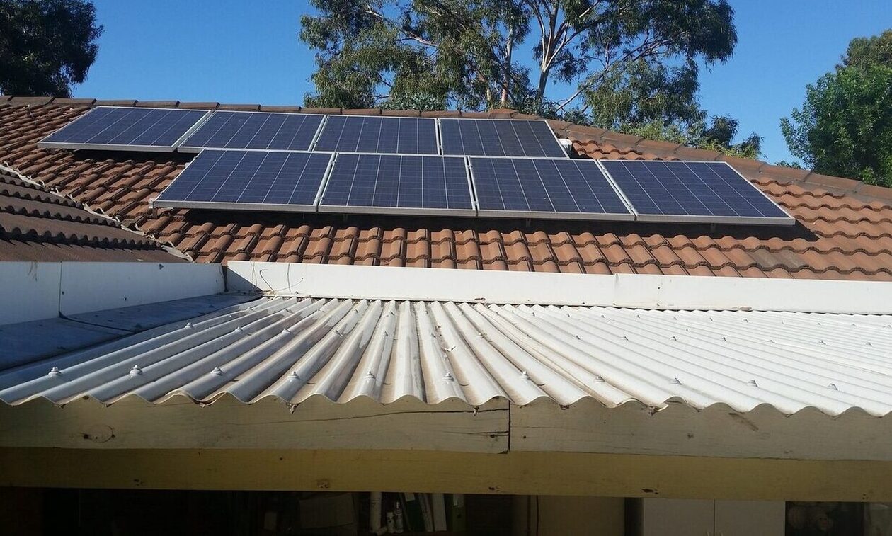 Φωτοβολταϊκά στη στέγη: Η επιδότηση θα φτάνει έως 60% - Πότε ξεκινά το πρόγραμμα