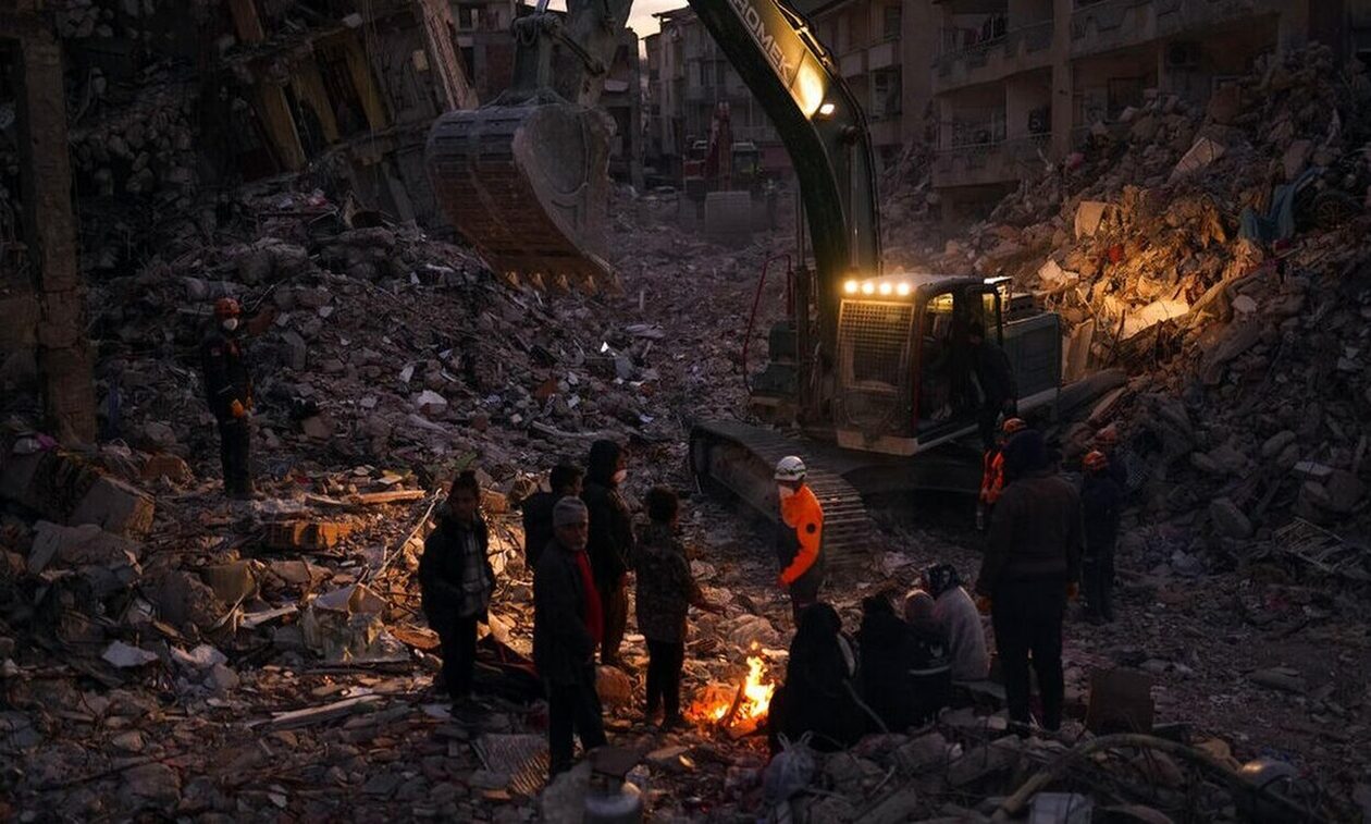 Σεισμός Τουρκία: H Ερυθρά Ημισέληνος πούλησε αντί να δωρίσει σκηνές σε σεισμόπληκτους!