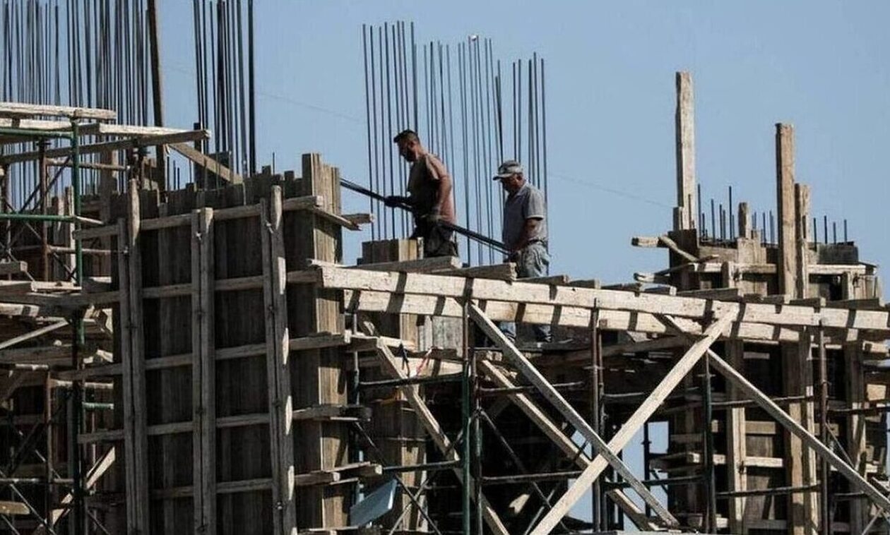 Πλήττεται από την έλλειψη ειδικευμένων εργατών η οικοδομή στην Ελλάδα