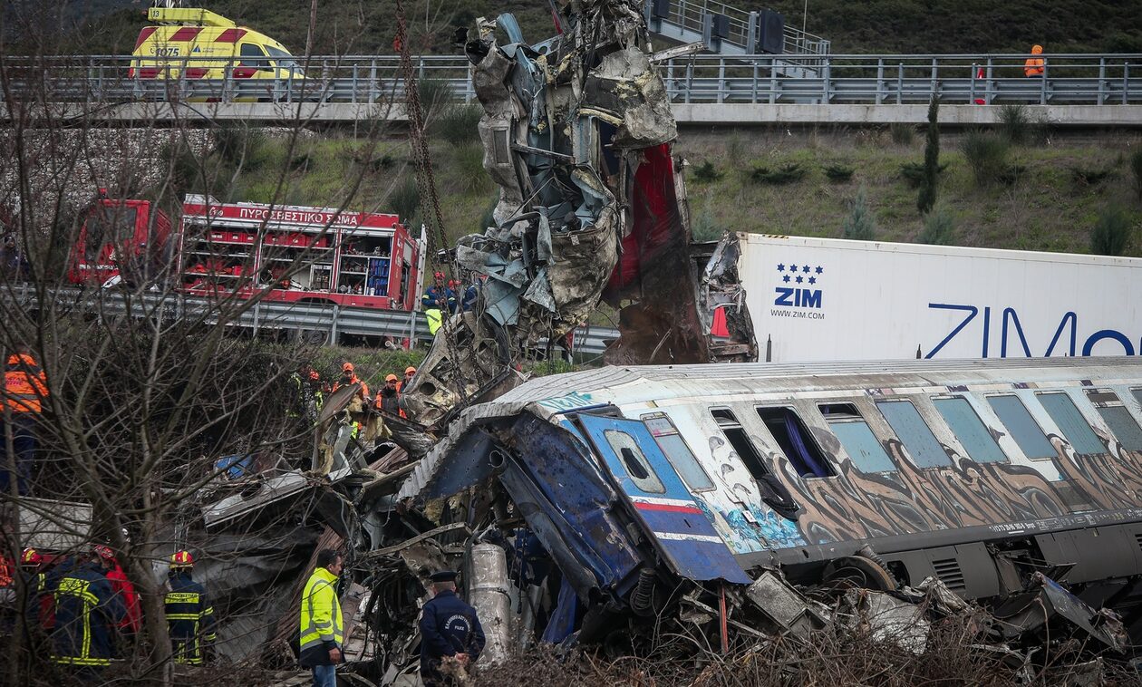 Τραγωδία στα Τέμπη: «Είδαμε φωτιά στα πρώτα βαγόνια» - Συγκλονίζουν οι μαρτυρίες επιβατών