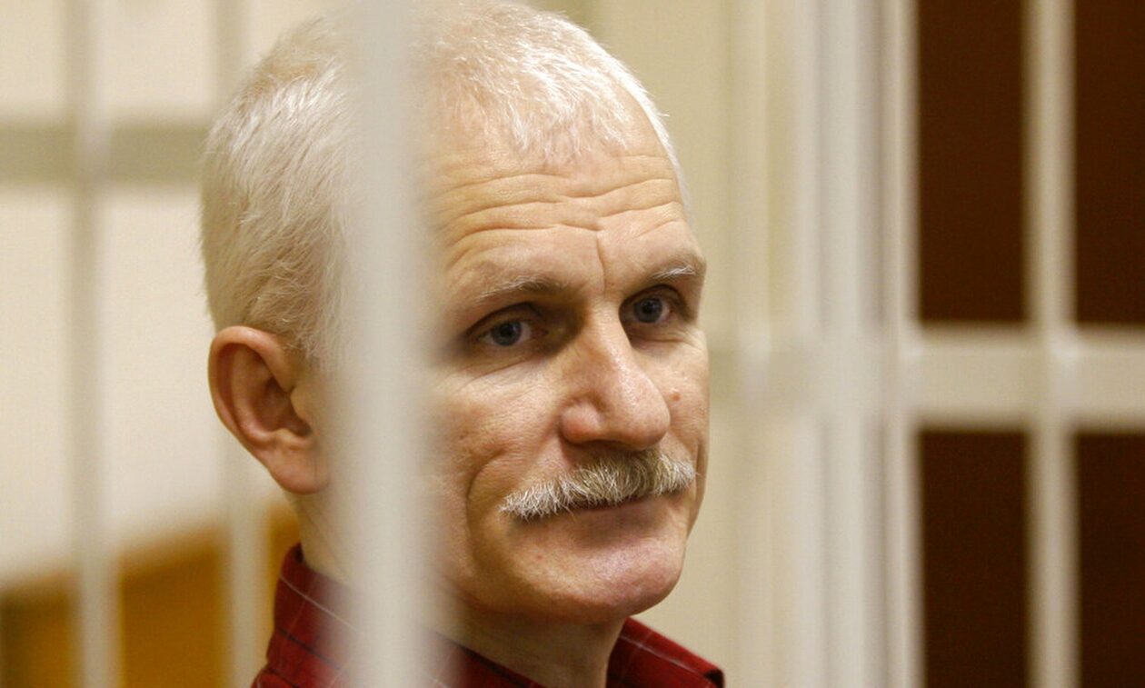 Λευκορωσία: Ο Νομπελίστας Άλες Μπιαλιάτσκι καταδικάστηκε σε δεκαετή φυλάκιση