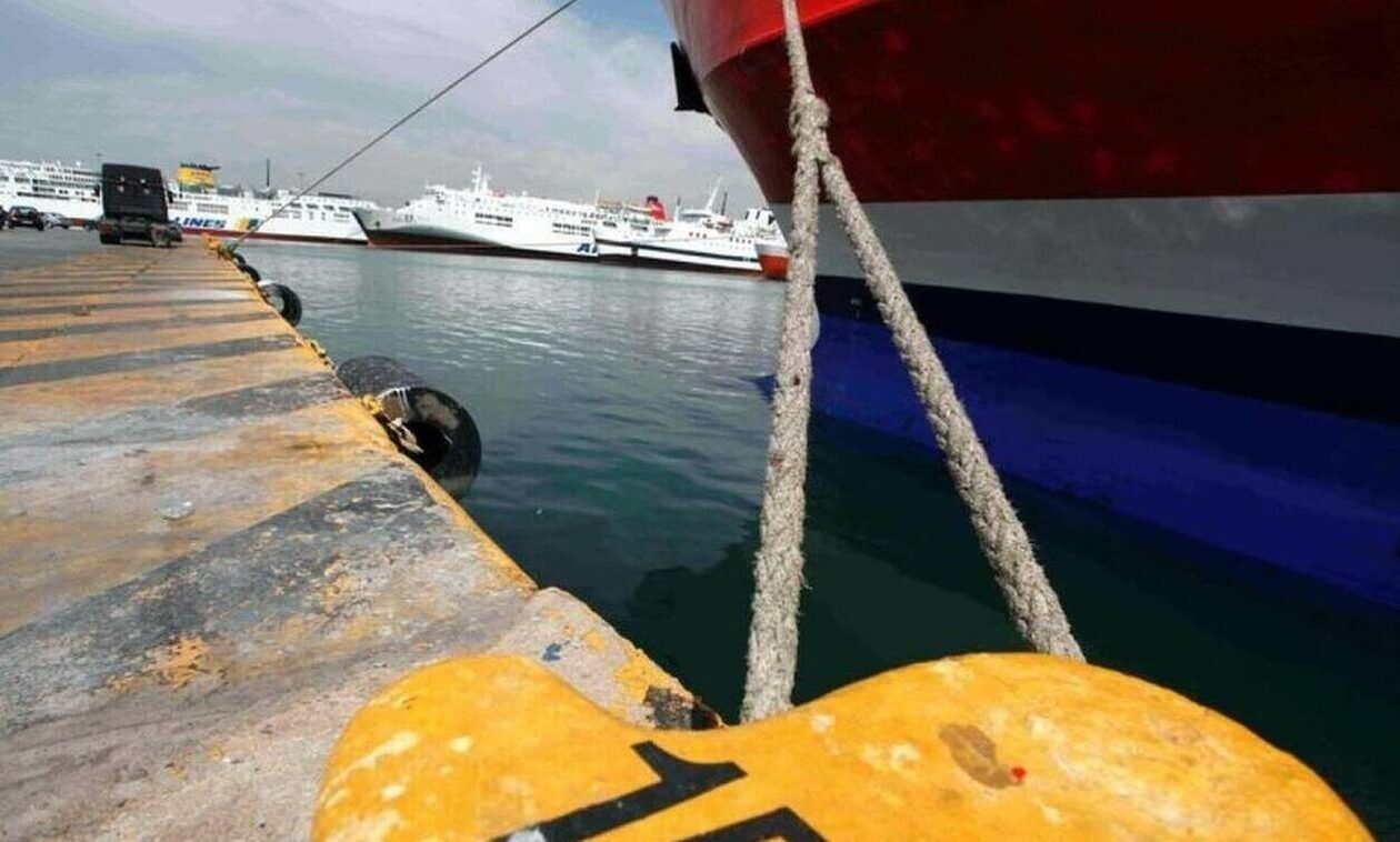 Δεμένα τα πλοία στον Πειραιά την Τετάρτη: Απεργία και κινητοποιήσεις ανακοίνωσε η ΠΕΝΕΝ