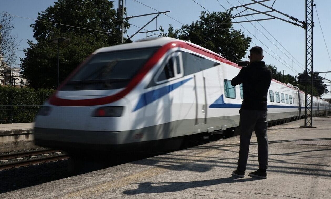 Hellenic Train: «Κόβει» εισιτήρια για Αθήνα - Θεσσαλονίκη παρά την τραγωδία στα Τέμπη