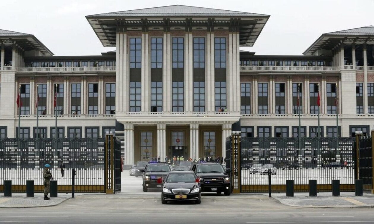 Τουρκία: Ο Κιλιτσντάρογλου δεν θα μείνει στο «παράνομο» παλάτι του Ερντογάν εάν εκλεγεί